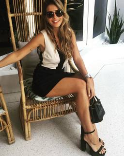 China Suárez feet photo thumbnail