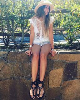 China Suárez feet photo thumbnail