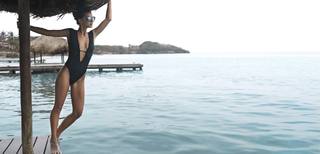 China Suárez feet photo thumbnail