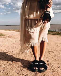 China Suárez feet photo thumbnail