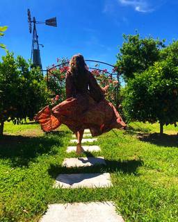 China Suárez feet photo thumbnail