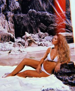 China Suárez feet photo thumbnail