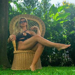 China Suárez feet photo thumbnail