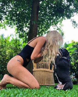 China Suárez feet photo thumbnail