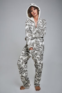 China Suárez feet photo thumbnail