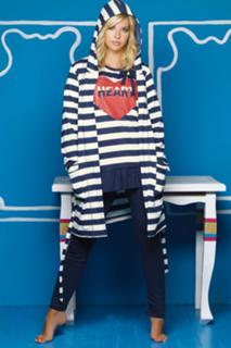 China Suárez feet photo thumbnail