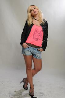 China Suárez feet photo thumbnail