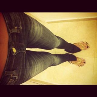 China Suárez feet photo thumbnail