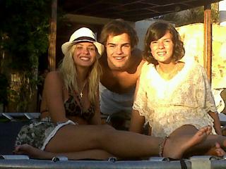 China Suárez feet photo thumbnail