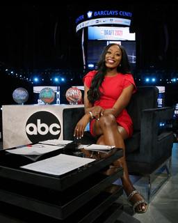 Chiney Ogwumike feet photo 19