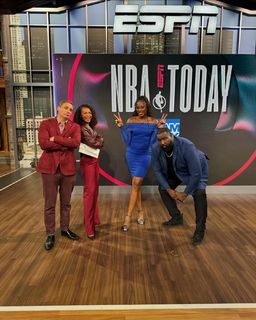 Chiney Ogwumike feet photo 9