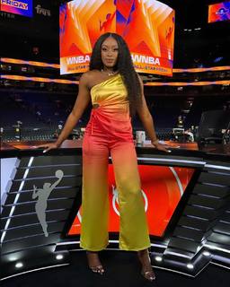 Chiney Ogwumike feet photo 17