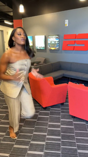 Chiney Ogwumike feet photo 9