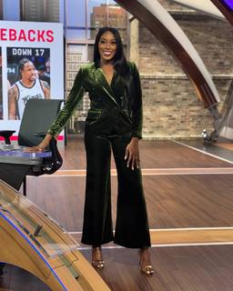 Chiney Ogwumike feet photo 12