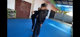 Chintya Candranaya feet photo thumbnail