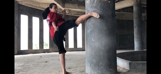 Chintya Candranaya feet photo thumbnail