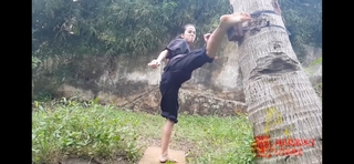 Chintya Candranaya feet photo thumbnail