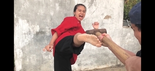 Chintya Candranaya feet photo thumbnail