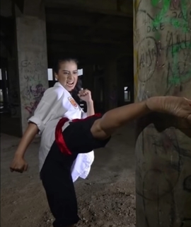 Chintya Candranaya feet photo thumbnail