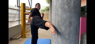 Chintya Candranaya feet photo thumbnail