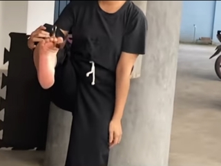 Chintya Candranaya feet photo thumbnail