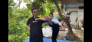 Chintya Candranaya feet photo thumbnail