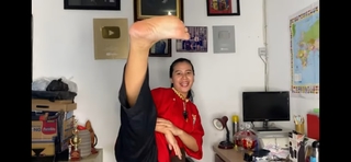 Chintya Candranaya feet photo thumbnail