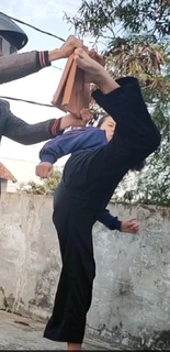 Chintya Candranaya feet photo thumbnail