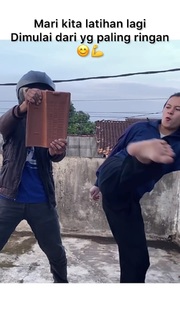 Chintya Candranaya feet photo thumbnail