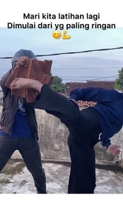 Chintya Candranaya feet photo thumbnail