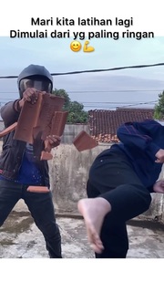 Chintya Candranaya feet photo thumbnail