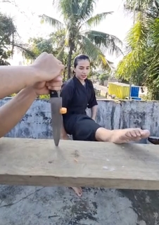 Chintya Candranaya feet photo thumbnail