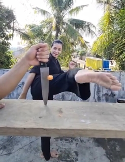 Chintya Candranaya feet photo thumbnail