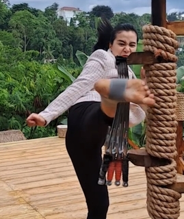 Chintya Candranaya feet photo thumbnail