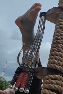 Chintya Candranaya feet photo thumbnail