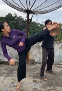 Chintya Candranaya feet photo thumbnail