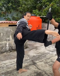 Chintya Candranaya feet photo thumbnail