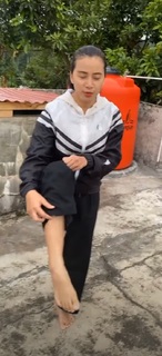 Chintya Candranaya feet photo thumbnail