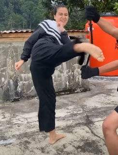 Chintya Candranaya feet photo thumbnail