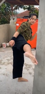 Chintya Candranaya feet photo thumbnail