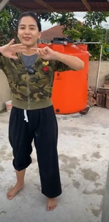 Chintya Candranaya feet photo thumbnail