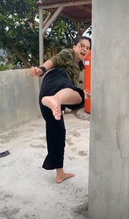 Chintya Candranaya feet photo thumbnail