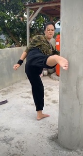 Chintya Candranaya feet photo thumbnail