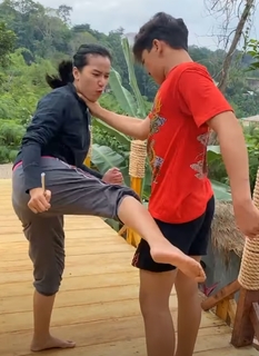 Chintya Candranaya feet photo thumbnail