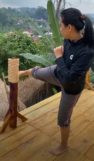 Chintya Candranaya feet photo thumbnail