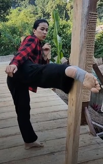 Chintya Candranaya feet photo thumbnail