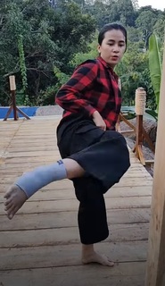 Chintya Candranaya feet photo thumbnail