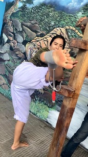 Chintya Candranaya feet photo thumbnail