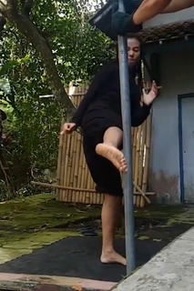 Chintya Candranaya feet photo thumbnail