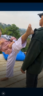 Chintya Candranaya feet photo thumbnail